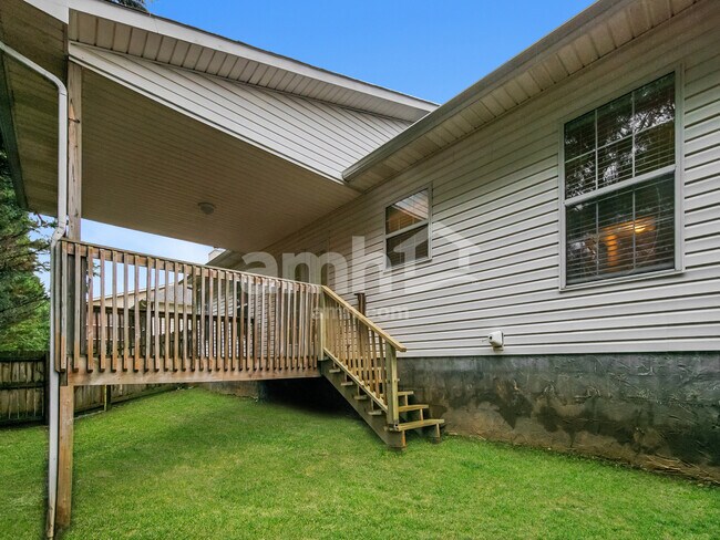 Building Photo - 1822 Hunters Hill Blvd