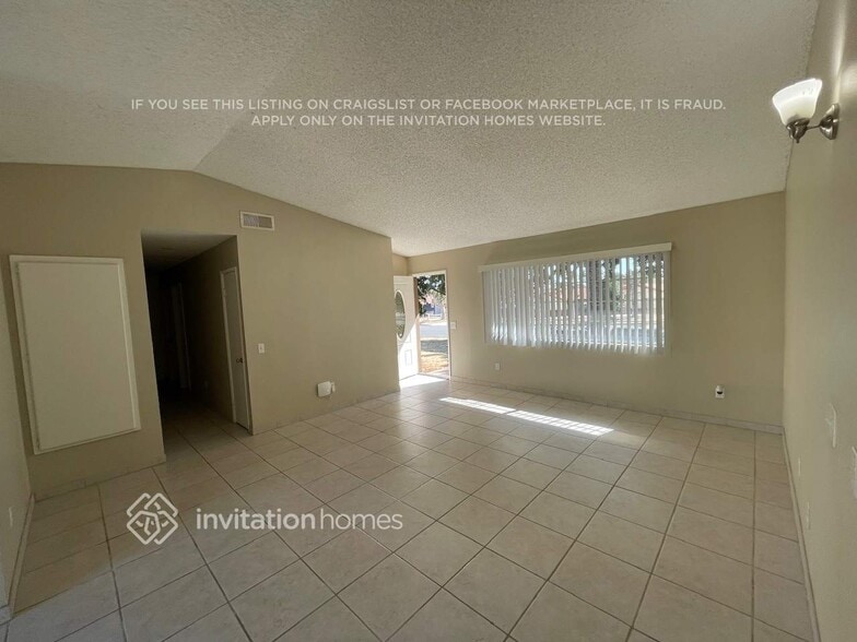 Building Photo - 12420 Falcon Ln