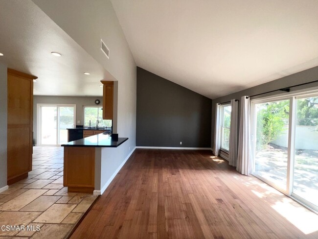 Building Photo - 3271 Rosehill Cir