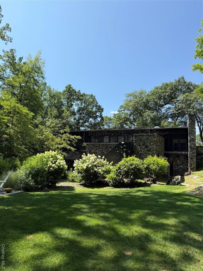 Building Photo - 53 Woods Rd