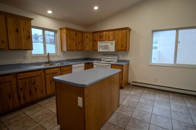 Building Photo - 609 Cobblestone Ct
