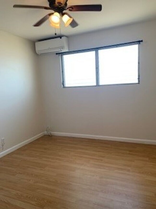 Building Photo - Desirable Koko Head Terrace Home - Availab...