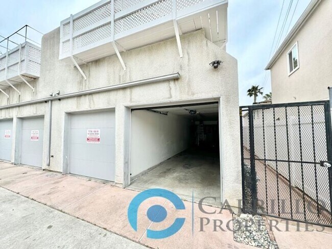 Building Photo - 1070 Felspar St