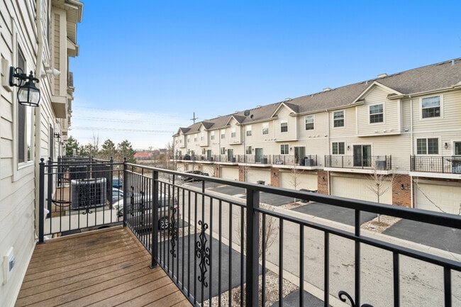 Building Photo - 1509 Lake Ridge Ct