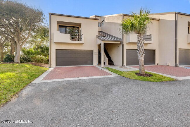Building Photo - 741 Spinnakers Reach Dr