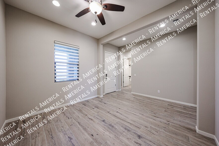 Building Photo - 42085 W Morning Glory Way