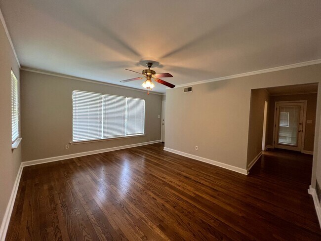 Building Photo - 3 Bedroom / 2 Bath in Dalraida