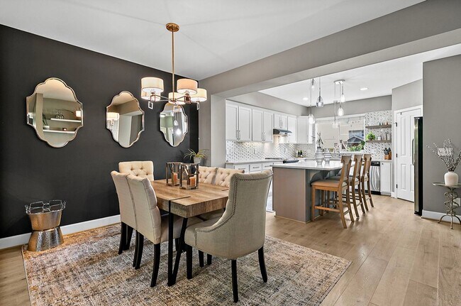 Building Photo - 4Bd/2.5Ba Renton Townhome