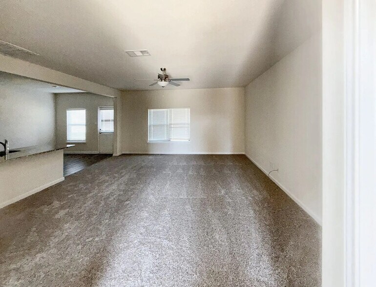 Building Photo - Room in House on Serena Dr