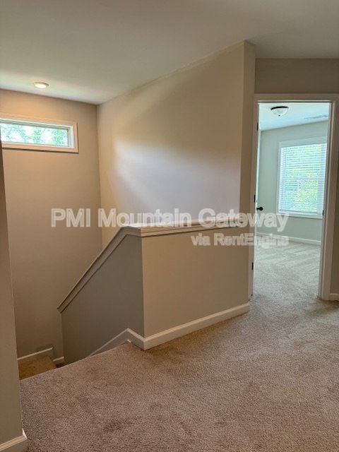 Building Photo - 30 Grand Oak Dr
