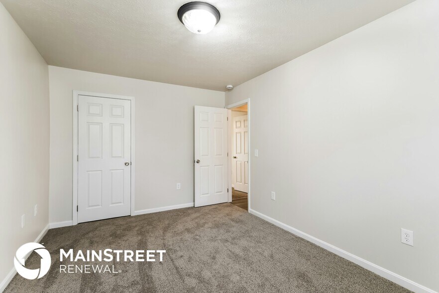 Building Photo - 1800 Field Dr