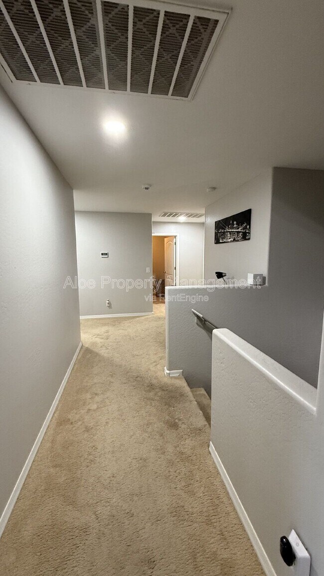 Building Photo - 3552 N Excalibur Pl