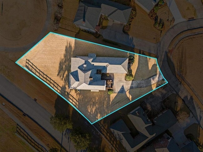 Building Photo - 4140 Primrose Dr