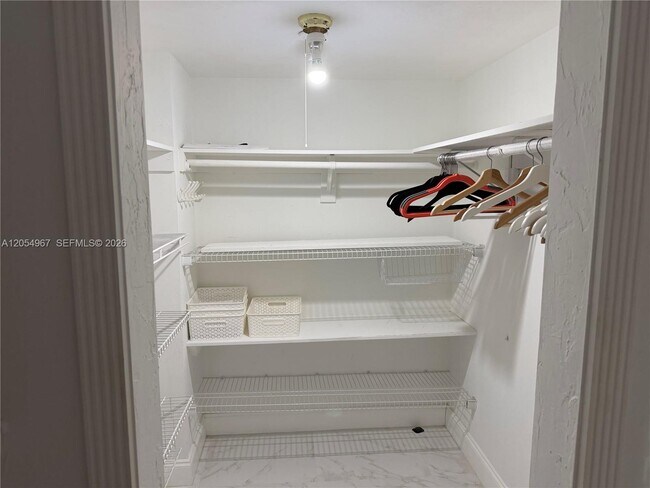 Building Photo - 3850 Galt Ocean Dr