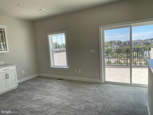 Building Photo - 313 Salinger Pl