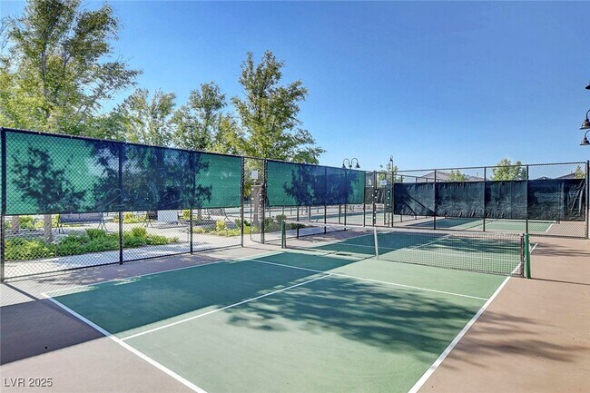 Building Photo - 1075 N Water St