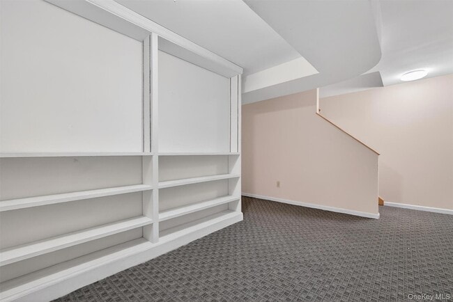 Building Photo - 2003 Regent Dr