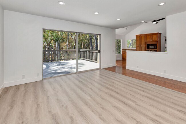 Building Photo - 24946 Ravenswood