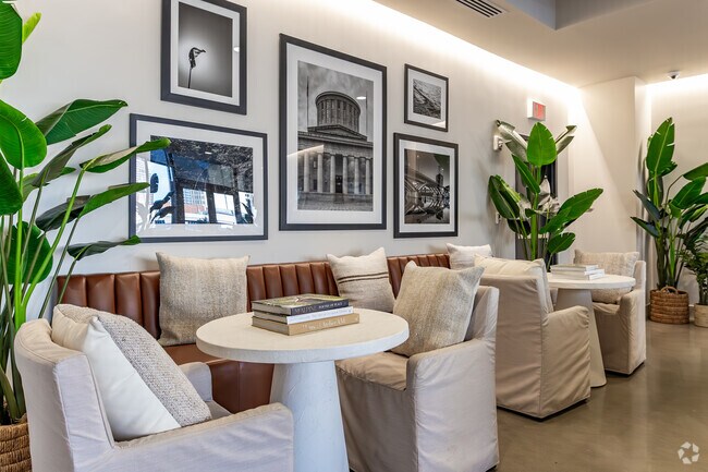 Residents Lounge - 80 on the Commons