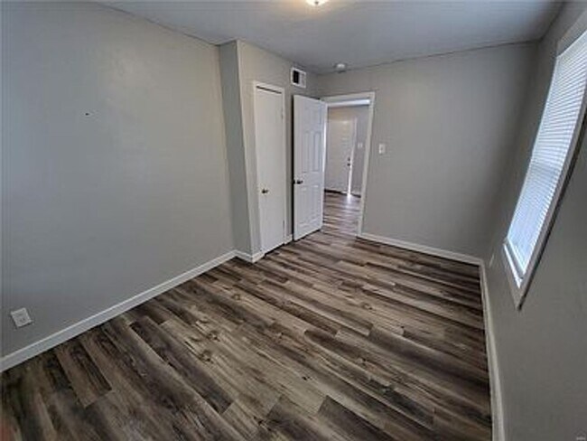 Building Photo - 6156 Jackson Ave