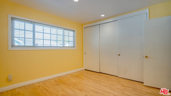 Building Photo - 9631 Crystal View Dr