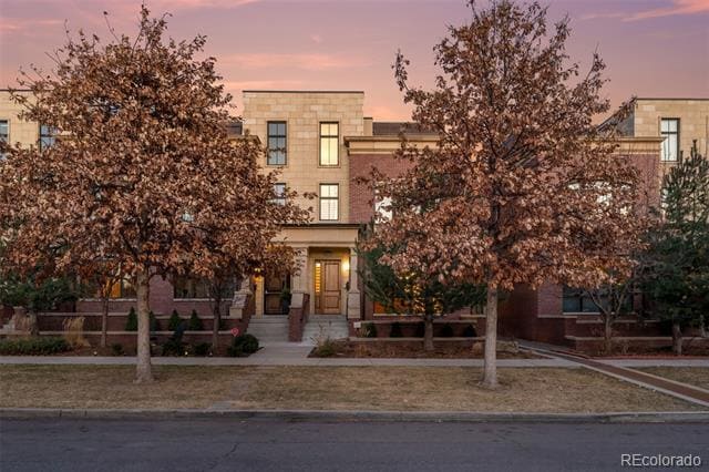 Building Photo - 360 Garfield St