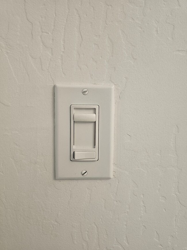 Building Photo - Beautiful Home in Gated Community