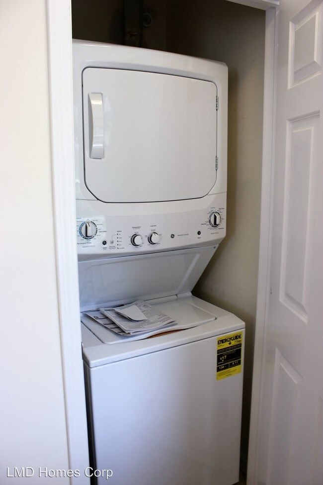 Building Photo - 26 W Academy St