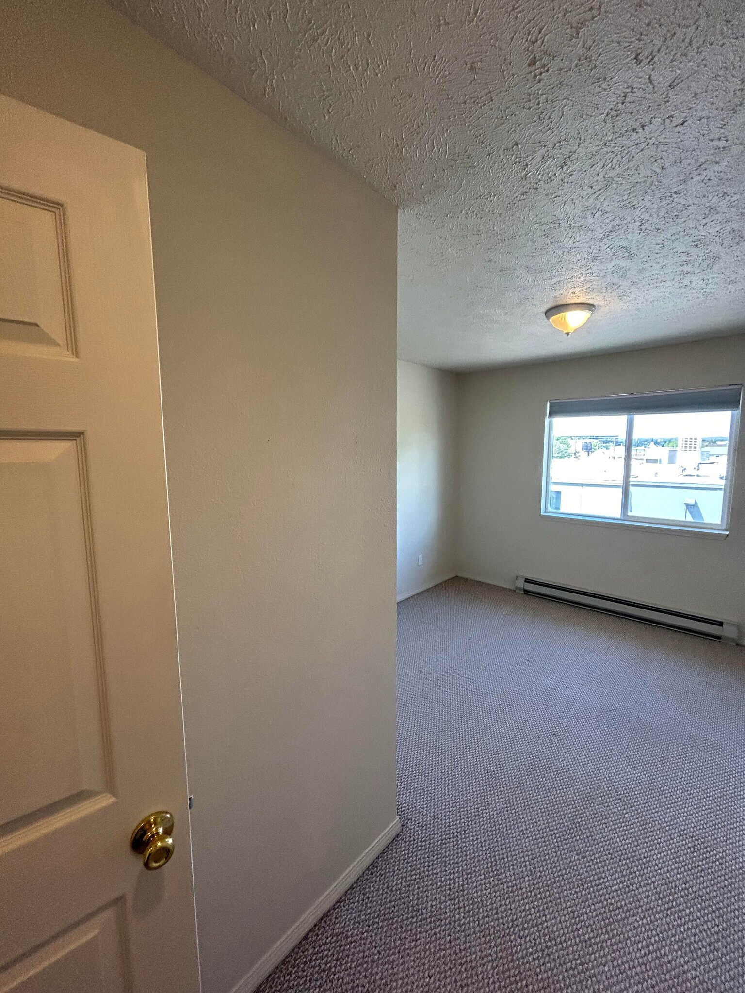 Master Bedroom - 220 E Mission Ave