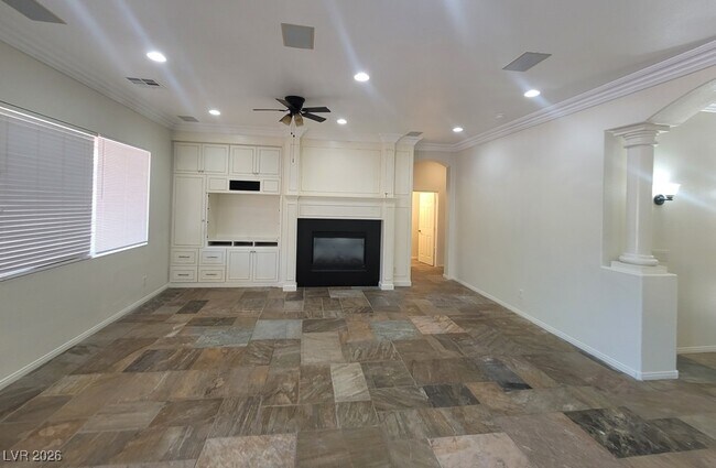 Building Photo - 9338 Wilderness Glen Ave