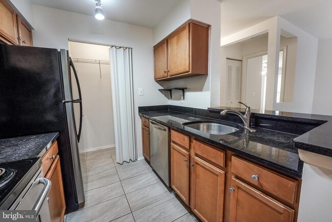Building Photo - 1712 Abercromby Ct