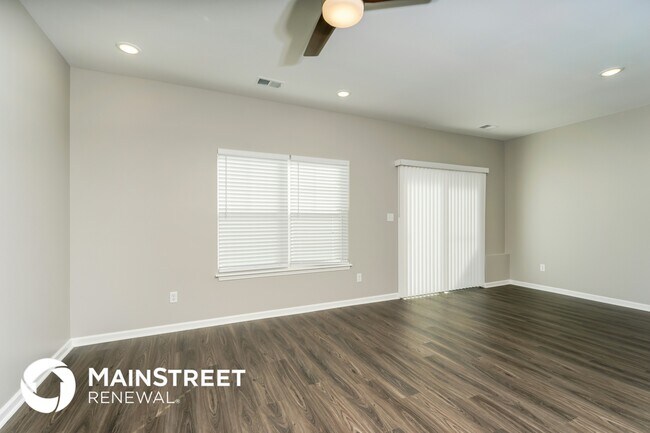 Building Photo - 2053 N Sarah Dr