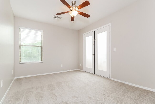 Building Photo - 15410 W Laurel Ln