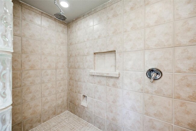 Building Photo - 8314 Polar Dr