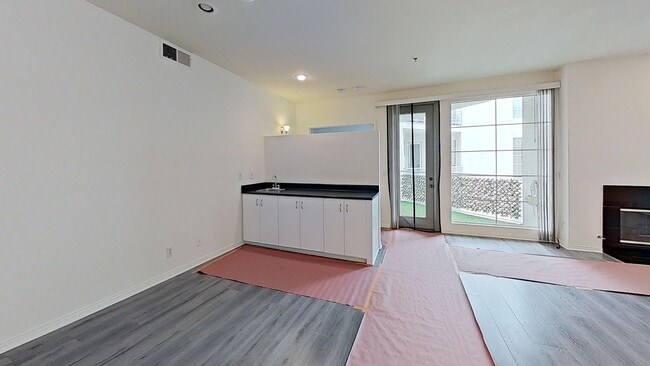 Building Photo - Beautiful 2 Bedroom Condo In Encino