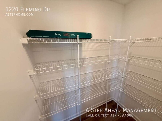 Building Photo - 1220 Fleming Dr