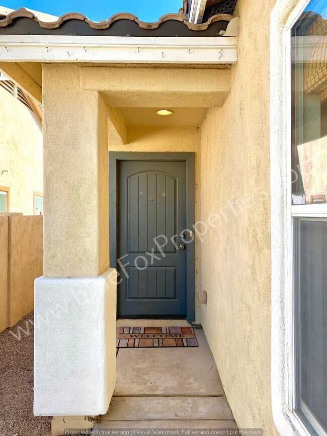 Building Photo - 475 W Calle La Bolita