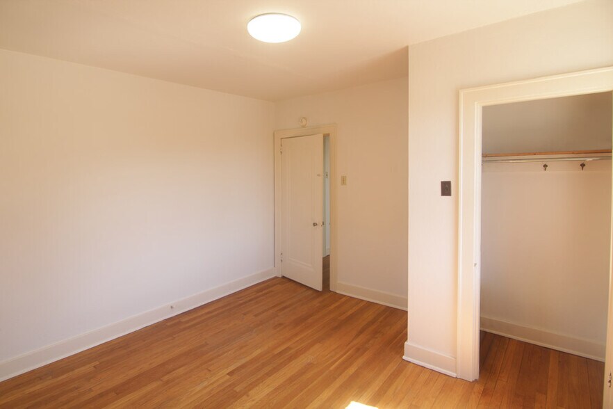 Building Photo - 8001 Saint Lawrence Ave