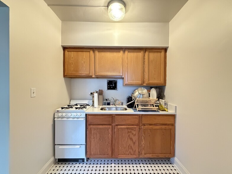 Building Photo - 4531 N Ashland Ave