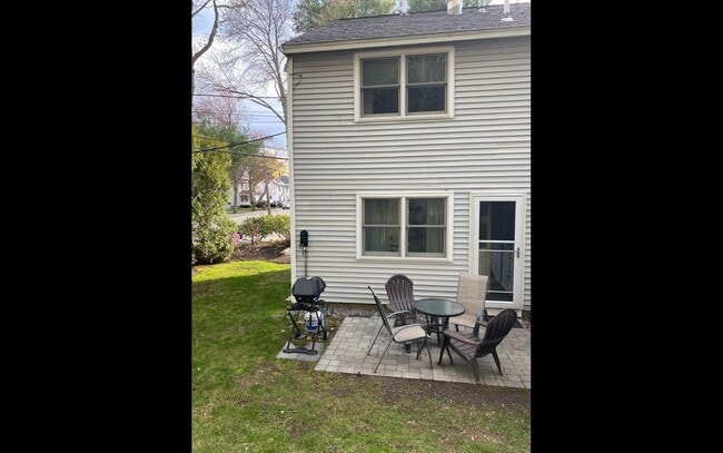 Building Photo - 777 Middle Rd