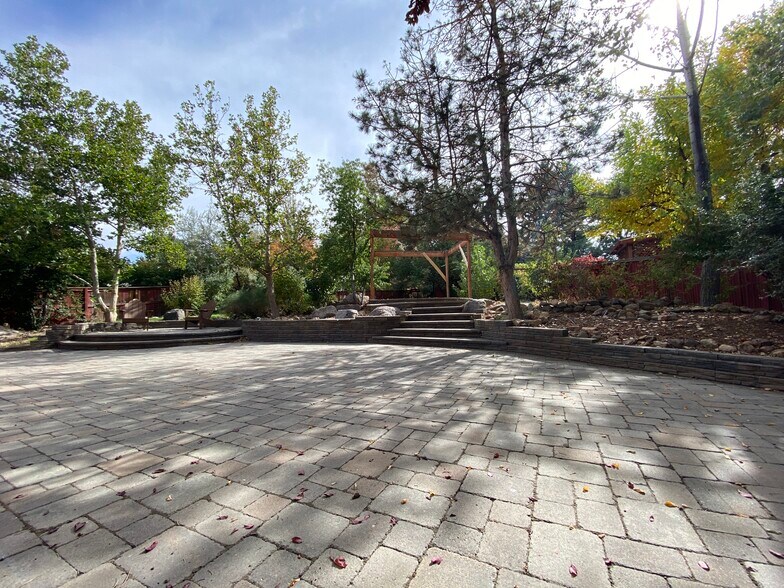 Building Photo - 3580 Skyline View Dr