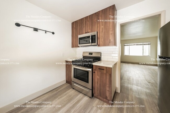 Building Photo - 1762 Robinson Ave