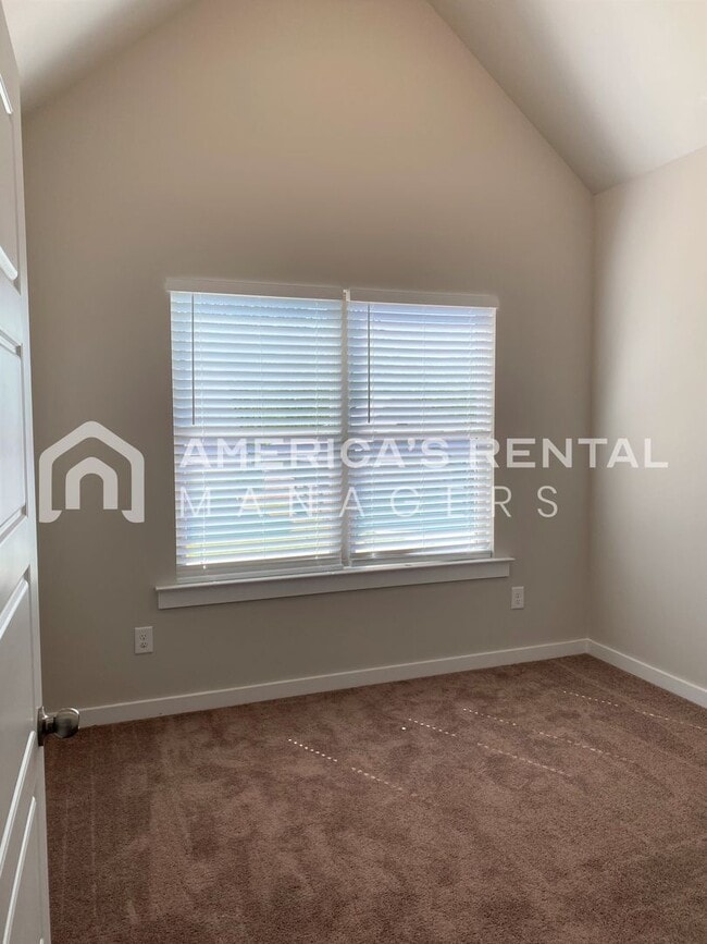 Building Photo - 7953 St.James Dr