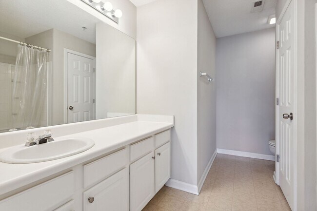 Building Photo - 372 Azalea Cir
