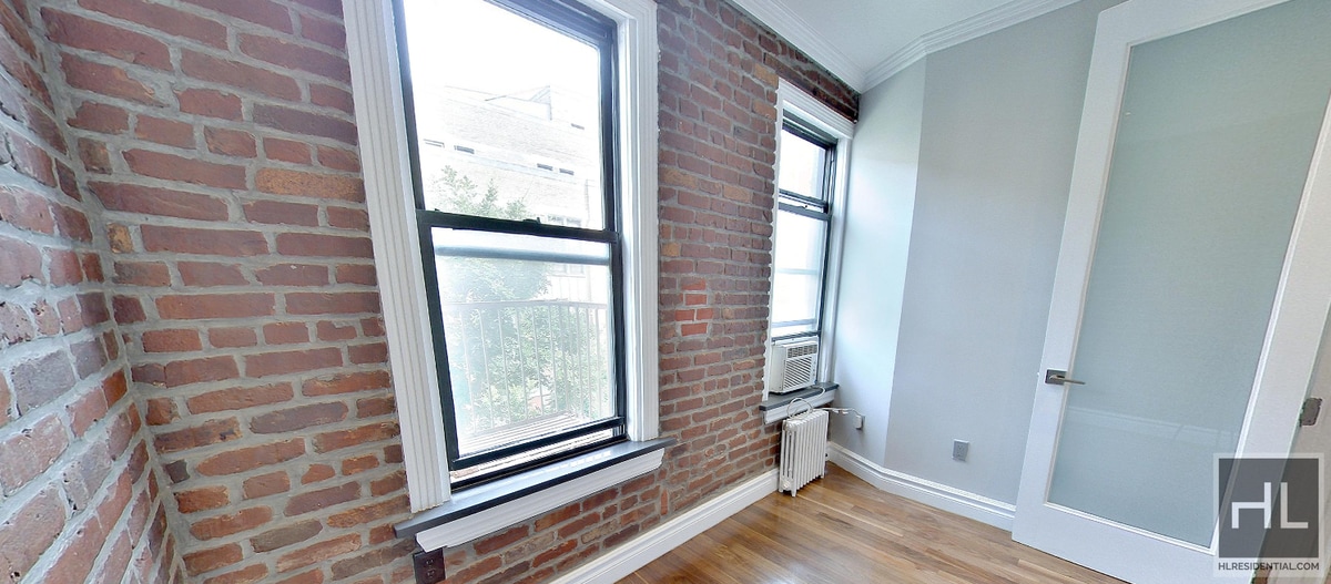 Building Photo - East 13th Street