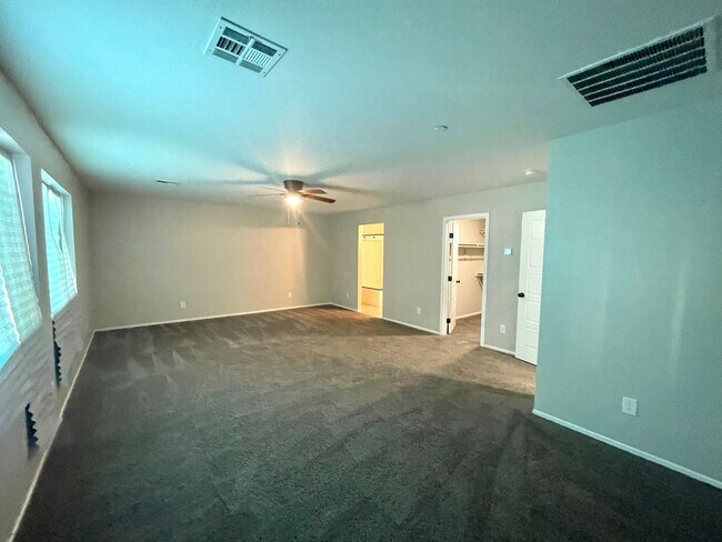 Building Photo - Beautiful Home in Valley Vista Available S...