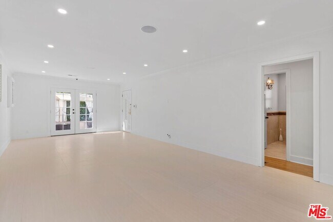Building Photo - 2128 Camden Ave