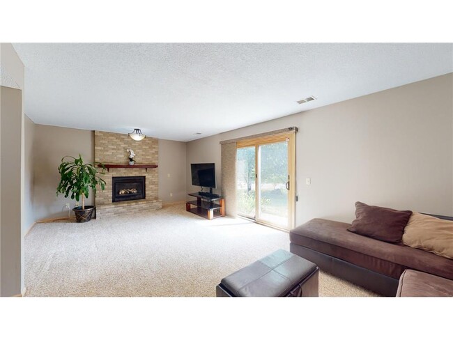 Building Photo - 2079 Woodbridge Way