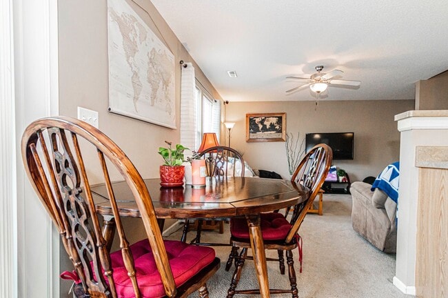 Building Photo - Spacious Home Close to Fort Riley!