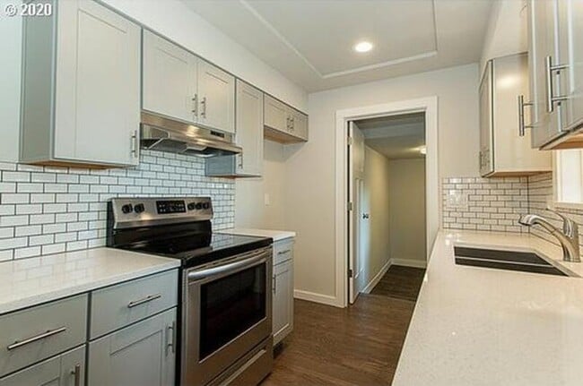 Building Photo - 18641 NE Everett Ct